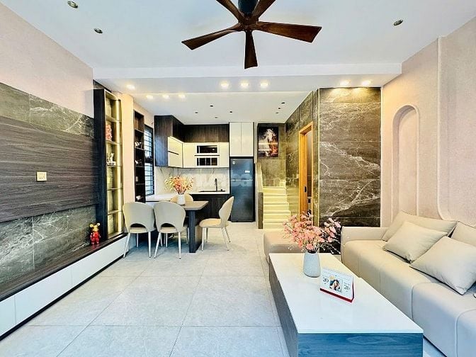 Cô chú nhà bán gấp đ. Thành Thái P.12 Q10 giá chỉ 2 tỷ 350tr/ 62m2