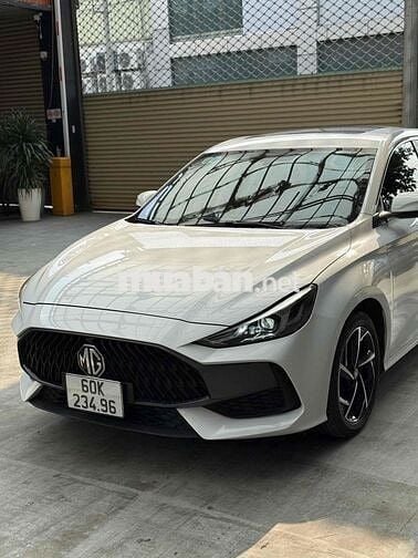 MG_5 Luxury 2022 màu trắng xe đẹp ko lỗi.