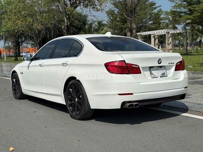 BMW 5 Series 2011 528i - 130000 km
