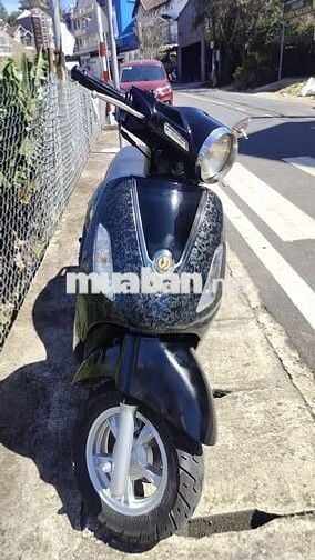 SYM Attila Elizabeth  Đen đã sử dụng