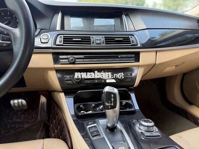 BMW 5 Series 2011 528i - 130000 km