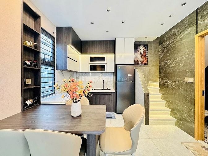 Cô chú nhà bán gấp đ. Thành Thái P.12 Q10 giá chỉ 2 tỷ 350tr/ 62m2