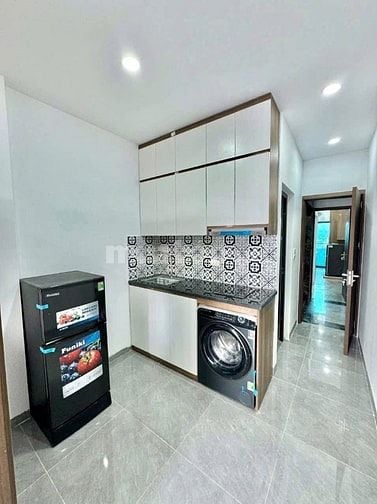 Bán căn hộ dòng tiền phố Lương Khánh Thiện, 90m2, 7 tầng, MT 5m, 21 ph