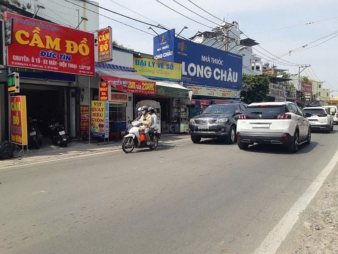 Bán nhà mặt tiền Đỗ Xuân Hợp tiện kinh doanh buôn bán đa nghành nghề.