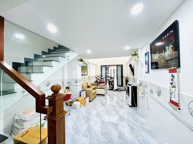 BÁN NHÀ ĐẸP ĐƯỜNG NGUYỄN TRỌNG TUYỂN QUẬN PHÚ NHUẬN 