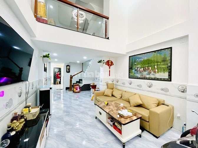 BÁN NHÀ ĐẸP ĐƯỜNG NGUYỄN TRỌNG TUYỂN QUẬN PHÚ NHUẬN 