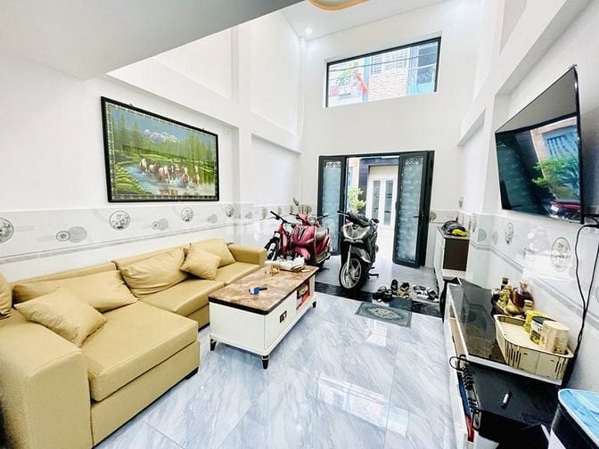 BÁN NHÀ ĐẸP ĐƯỜNG NGUYỄN TRỌNG TUYỂN QUẬN PHÚ NHUẬN 