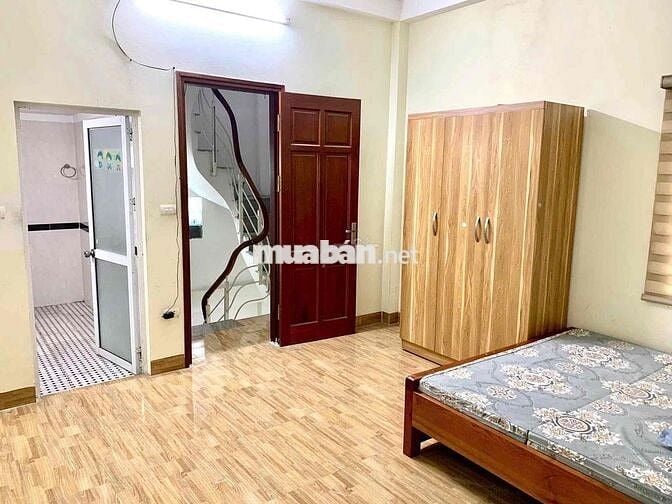 Nhà 5 tâng phố Yên Phúc. 10m ô tô. ngõ thông tứ tung