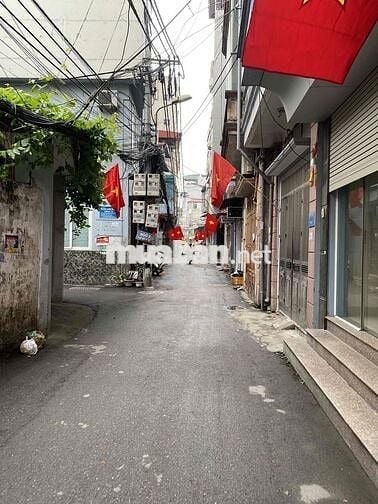 Nhà 5 tâng phố Yên Phúc. 10m ô tô. ngõ thông tứ tung