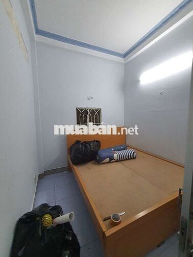 Nhà Hẻm Cụt 4x12 1lầu 2p ngủ 2 tolet Mới Sạch Sẽ