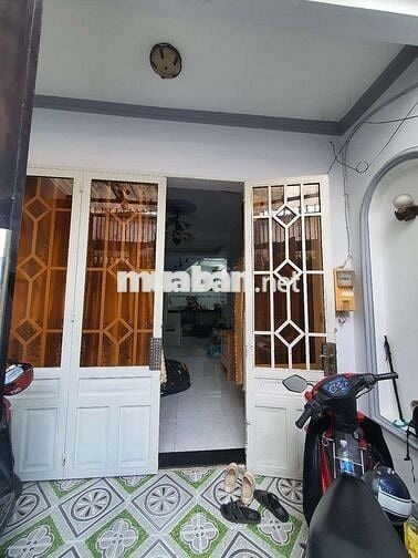 Nhà Hẻm Cụt 4x12 1lầu 2p ngủ 2 tolet Mới Sạch Sẽ