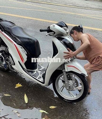 Cần bán sh 2018 mới zin đi được 800km phanh ABS