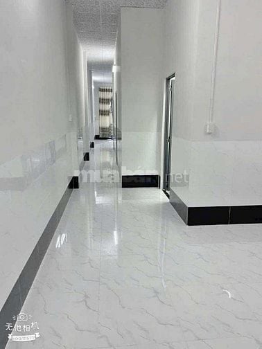 Bán nhà 104 m2 mới xây có sân rộng ở Ba Láng