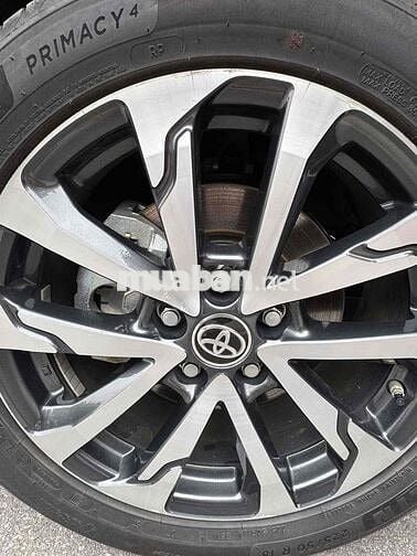 Toyota Cross 2022 1.8 HV chạy zin 13000km-Siêu moi