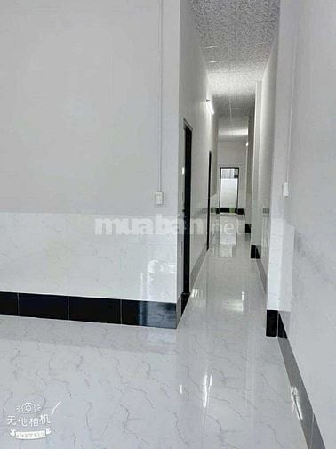 Bán nhà 104 m2 mới xây có sân rộng ở Ba Láng