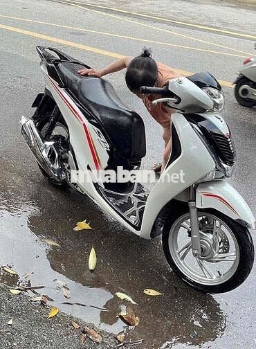 Cần bán sh 2018 mới zin đi được 800km phanh ABS