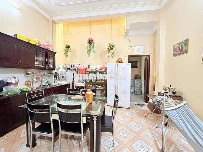 BÁN NHÀ ĐƯỜNG NGUYỄN KIỆM SÁT VÁCH PHÚ NHUẬN NGANG 5M 110M² 3 TẦNG