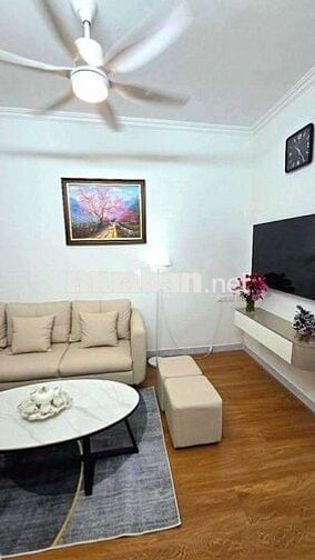 Hiếm! TT Phố Cổ Lý Nam Đế, lô góc, 65m2, 2 ngủ, mặt phố, full nội thất