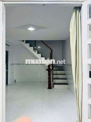 Bán nhà sổ chung diện tích 25m2 gần chợ dĩ an