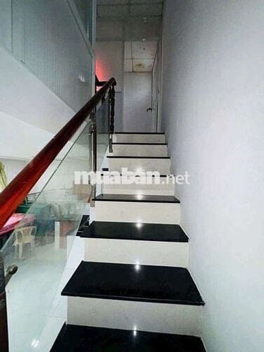 Bán nhà sổ chung diện tích 25m2 gần chợ dĩ an