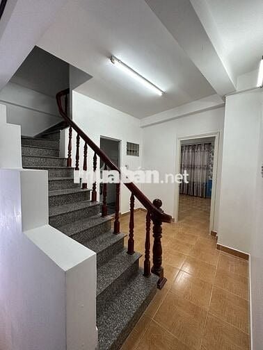 Cho thuê nhà nguyên căn hẻm 233 đường Phan Đình Phùng