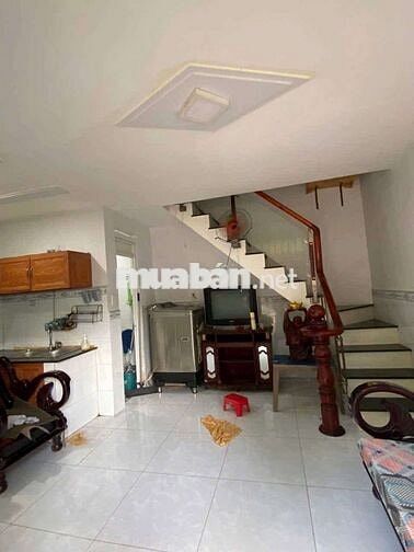 Bán nhà sổ chung diện tích 25m2 gần chợ dĩ an