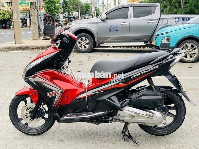 Honda Air Blade 2015 chính chủ xe đẹp máy móc êm