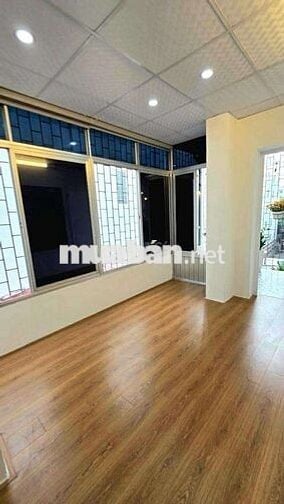 Hiếm! TT Phố Cổ Lý Nam Đế, lô góc, 65m2, 2 ngủ, mặt phố, full nội thất