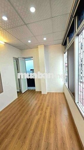 Hiếm! TT Phố Cổ Lý Nam Đế, lô góc, 65m2, 2 ngủ, mặt phố, full nội thất