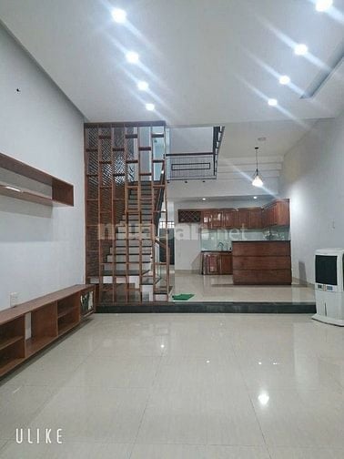 Cho thuê nhà mặt tiền Đông Thạnh 2, hướng Đông Bắc, đường 7,5m lề 10m 