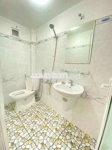 Phòng cho thuê Full Nội thất, Bancol, máy giặt riêng, hẻm xe hơi