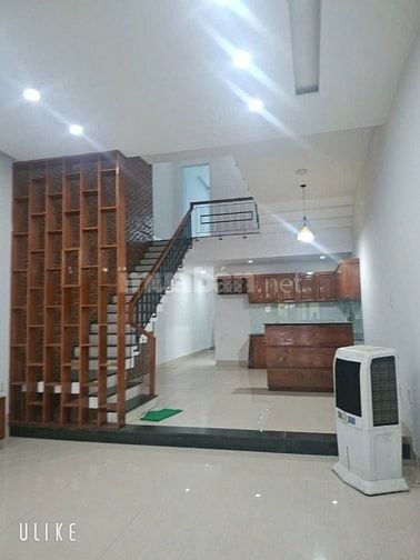 Cho thuê nhà mặt tiền Đông Thạnh 2, hướng Đông Bắc, đường 7,5m lề 10m 