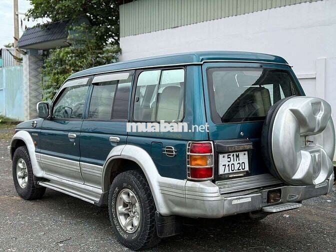 Mitsubishi Pajero V43 7 chỗ 2 cầu