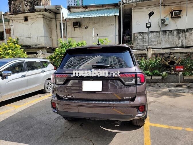 Ford Everest 2023 Titanium Plus 2.0L 4x4 AT