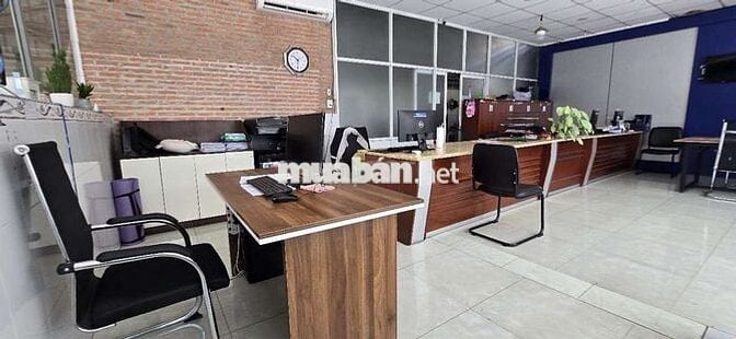 CHO THUÊ GIÁ RẺ NHÀ XƯỞNG SỬA CHỮA Ô TÔ 1500m2 Q7.Chủ nhà ***