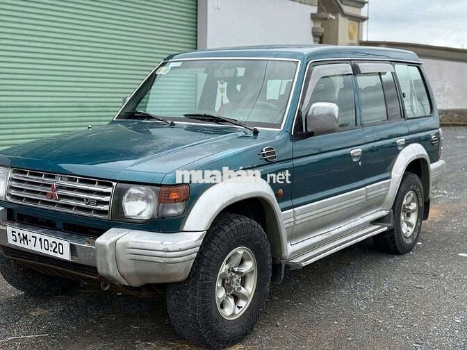 Mitsubishi Pajero V43 7 chỗ 2 cầu