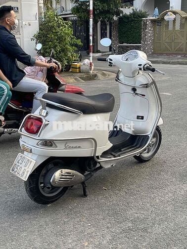 cần bán xe vespa Fi 2012 xe nguyên rin