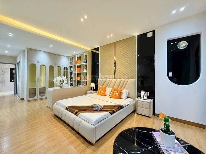 Bán nhà đẹp sổ riêng ở Hoàng Hoa Thám P5 Q.Bình Thạnh Giá 3tỷ740 63m2