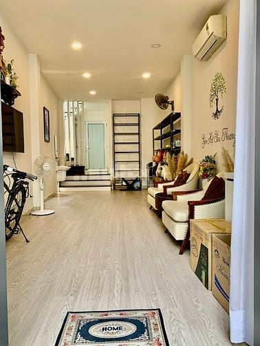 Cho thuê mặt bằng tầng trệt nhà mới hẻm xe hơi tiện kinh doanh 