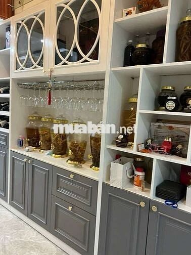 căn hộ chung cư cao cấp TRỆT MẶT TIỀN,
CMT8 3
SHR 152m2
5 X3Om 2 tầng