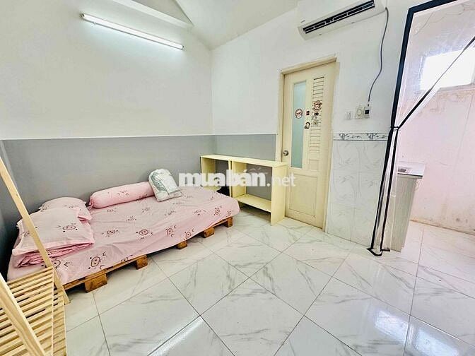 PHÒNG TRỌ GIÁ RẺ FULL NỘI THẤT, CỬA SỔ TRỜI, GIỜ GIẤT TỰ DO