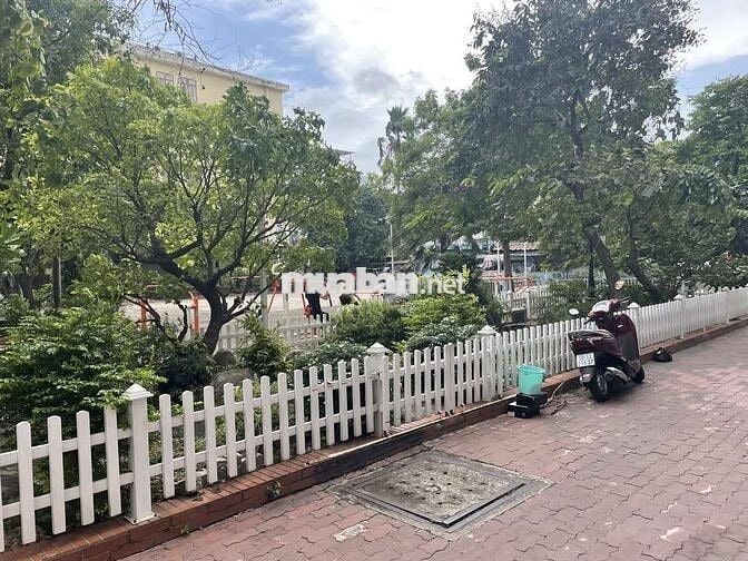 căn hộ chung cư cao cấp TRỆT MẶT TIỀN,
CMT8 3
SHR 152m2
5 X3Om 2 tầng