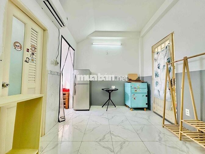 PHÒNG TRỌ GIÁ RẺ FULL NỘI THẤT, CỬA SỔ TRỜI, GIỜ GIẤT TỰ DO