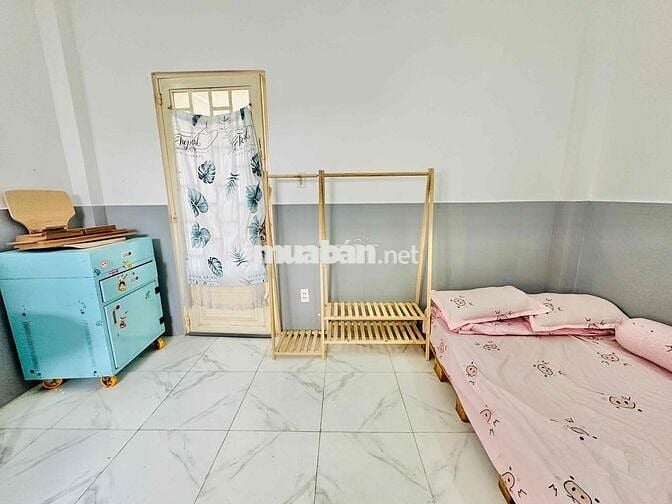 PHÒNG TRỌ GIÁ RẺ FULL NỘI THẤT, CỬA SỔ TRỜI, GIỜ GIẤT TỰ DO