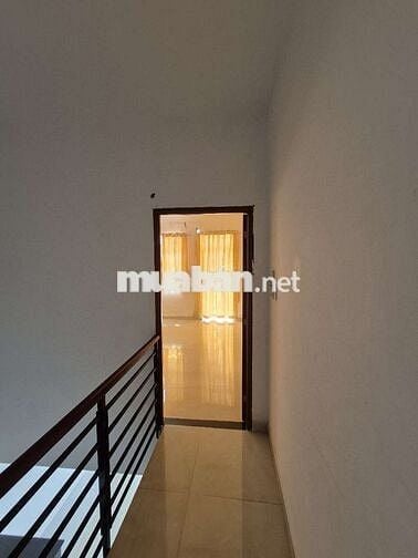 Nhà ở dành cho già đình nhỏ 4-5 người, hoặc cho thuê văn phòng