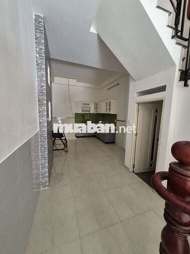 Nhà ở dành cho già đình nhỏ 4-5 người, hoặc cho thuê văn phòng