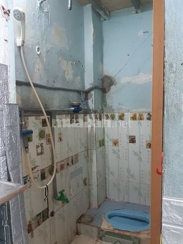 Phòng trọ giá rẻ, cạnh cafe Đặng M, cách đường Trần Hưng Đạo 20m
