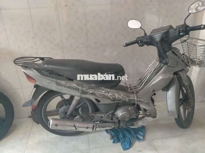 Yamaha Sirius Thể thao màu Bạc