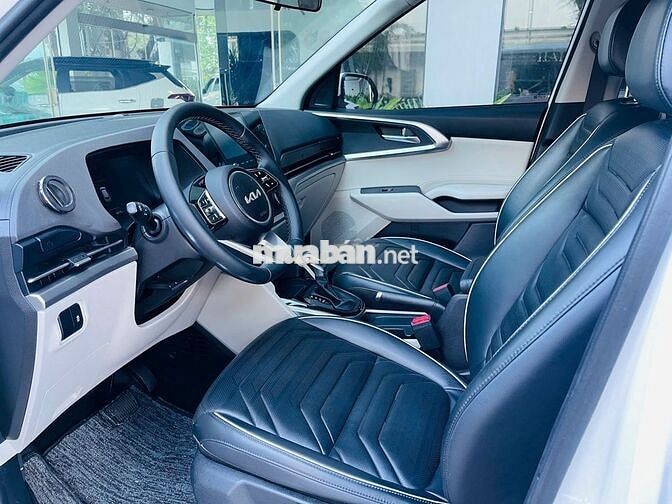 Kia Carens 2024 1.5G IVT - 50000 km