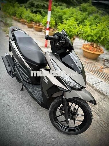 Honda Vario 2018 màu Vàng cát